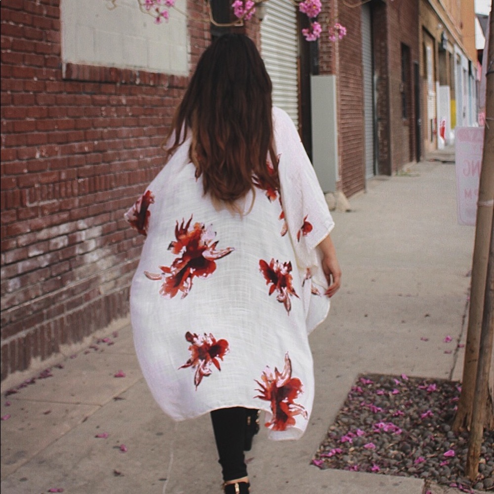 Linda Flor Kimono Beach Wrap - Picture 4 of 6